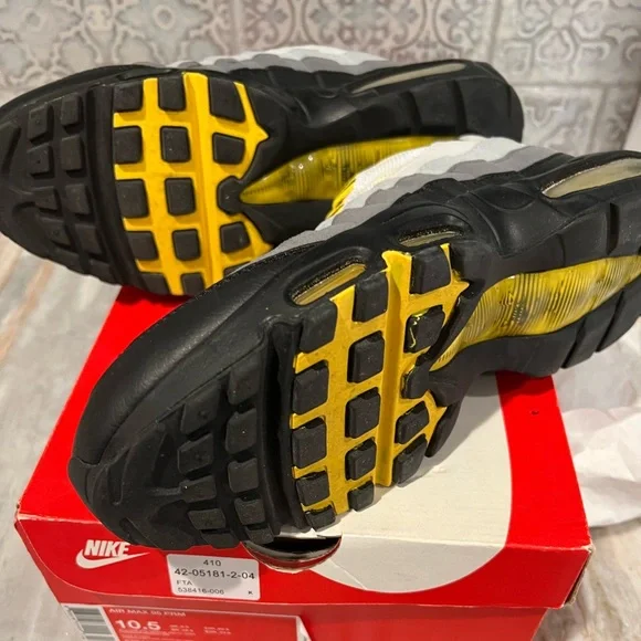 Nike Air Max 95 PRM Sneakers 2011 size 10.5 lightly worn original box